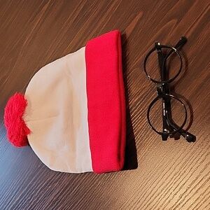 Where's  Waldo hat and glasses
